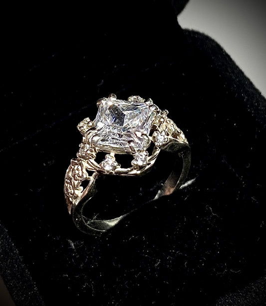 Elegance Silver Ring